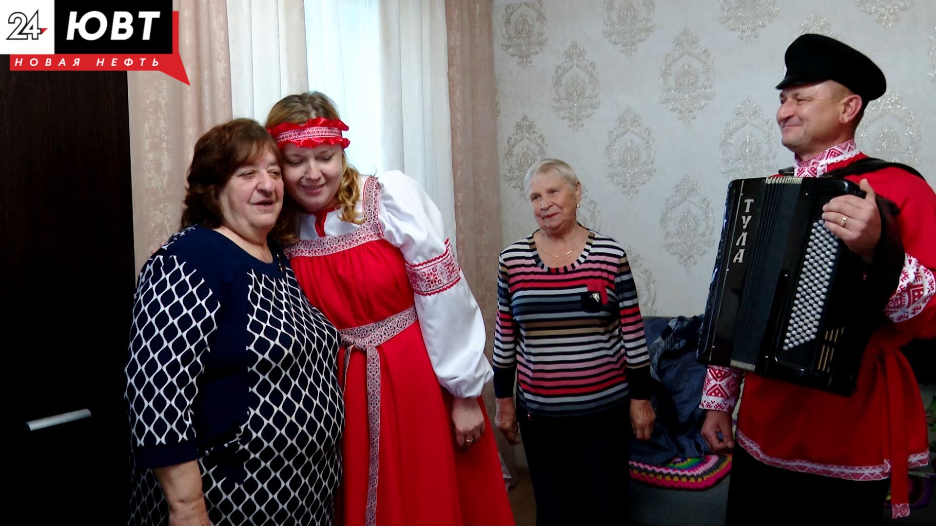 Декада пожилых продолжается: ансамбль «Рябинушка» в гостях у бывших коллег