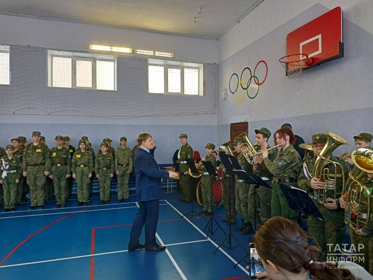 Әлмәт «Сугышчан туганлык» ветераны 24 нче мәктәптә «Аҗаган»га әзерләде