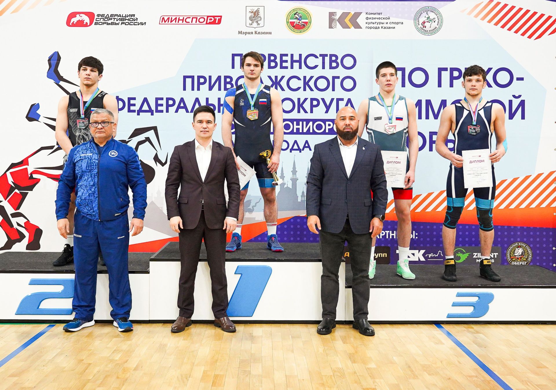 Альметьевские борцы – вновь сильнейшие в Поволжье