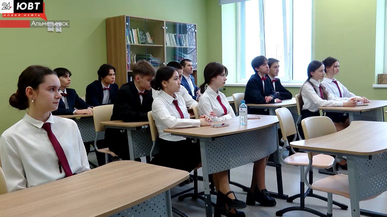 Девятиклассники Альметьевска смогут сдавать два экзамена вместо четырёх