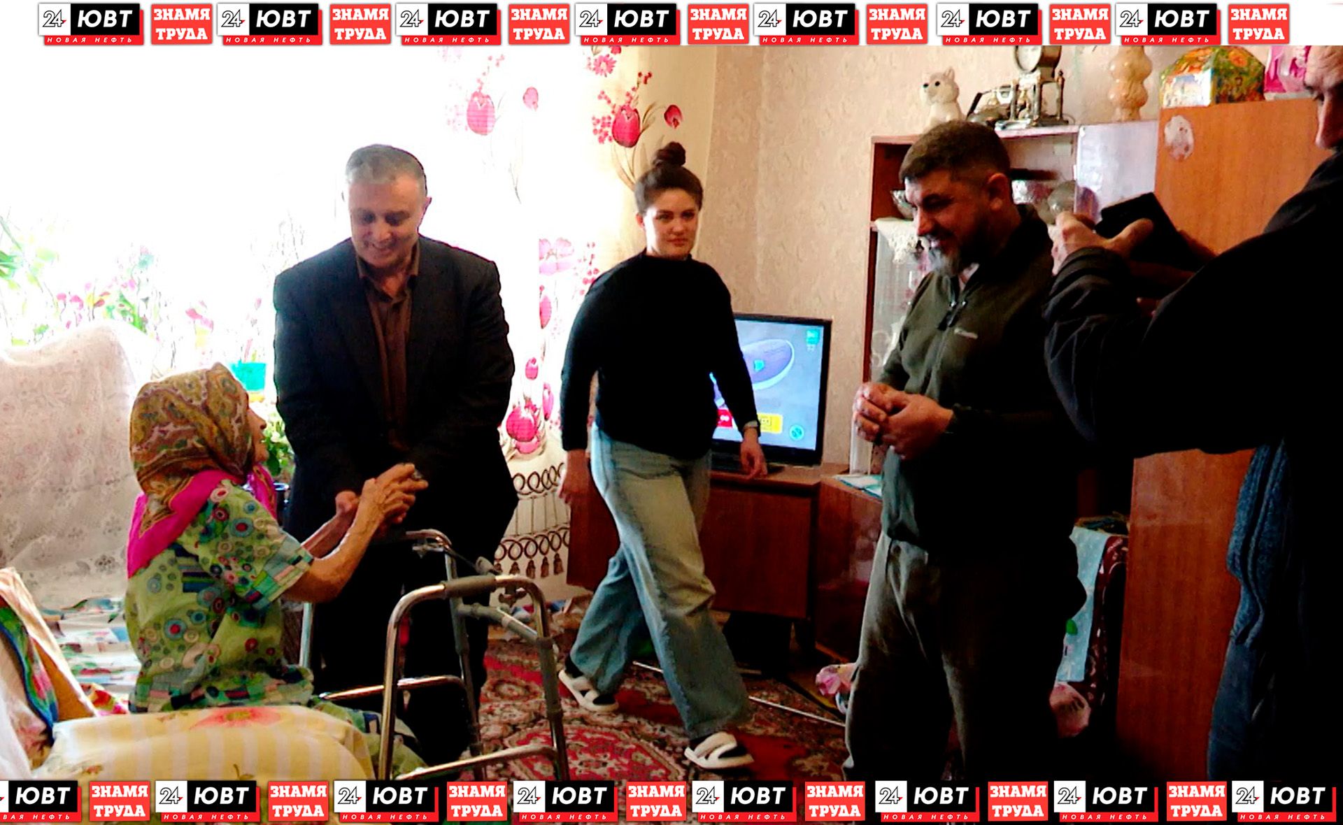 Представители азербайджанской общины поздравили с праздниками одиноких пенсионеров