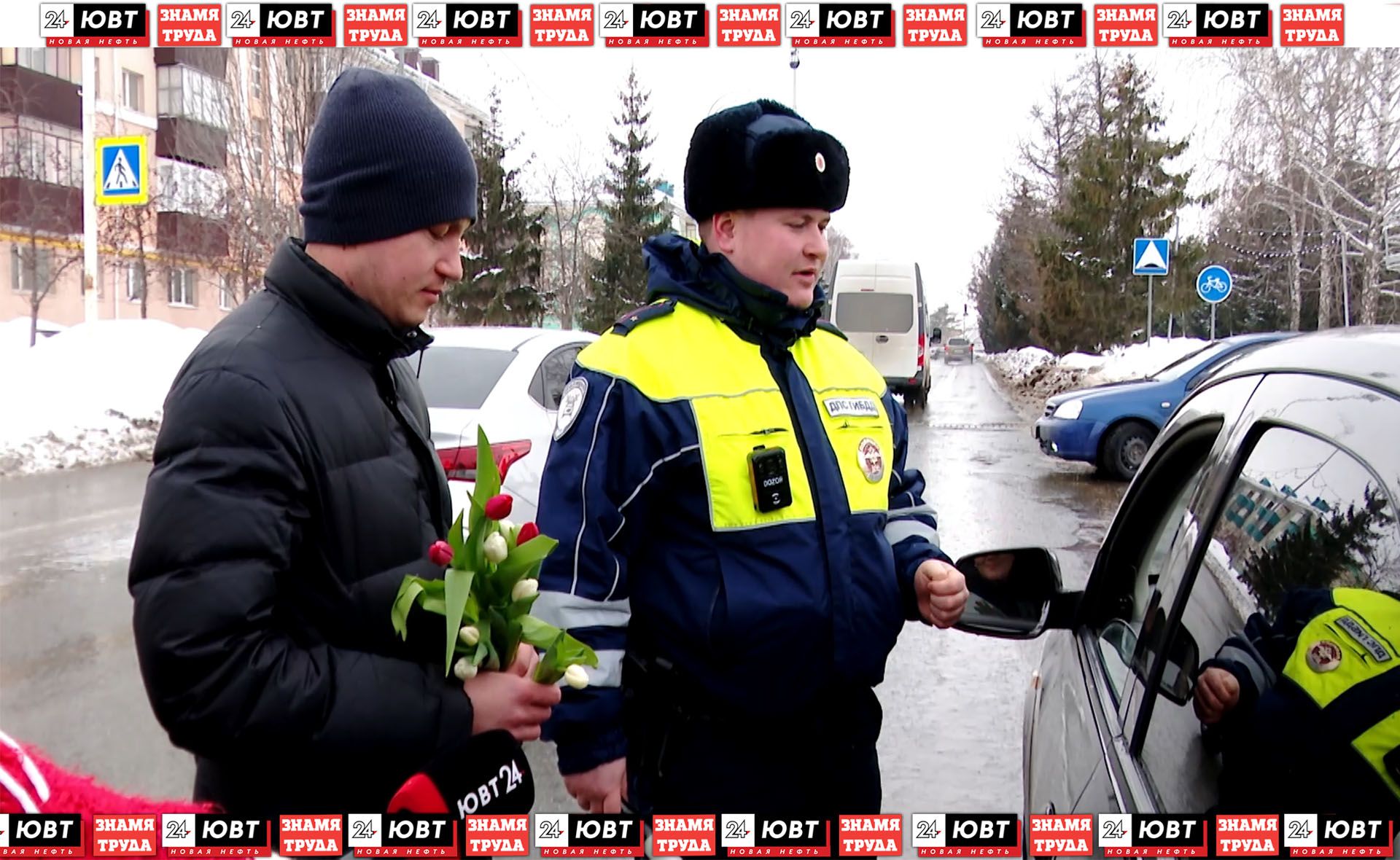 В Альметьевске прошла акция «Цветы для автоледи»