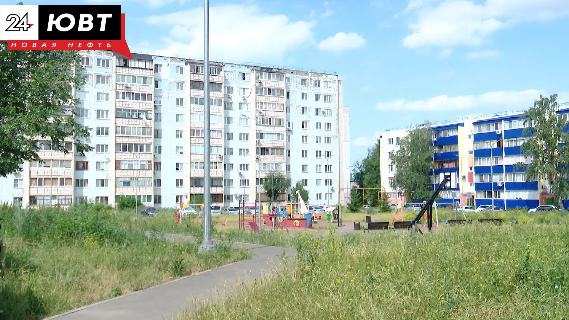 На четырех улицах Альметьевска сегодня скосят траву