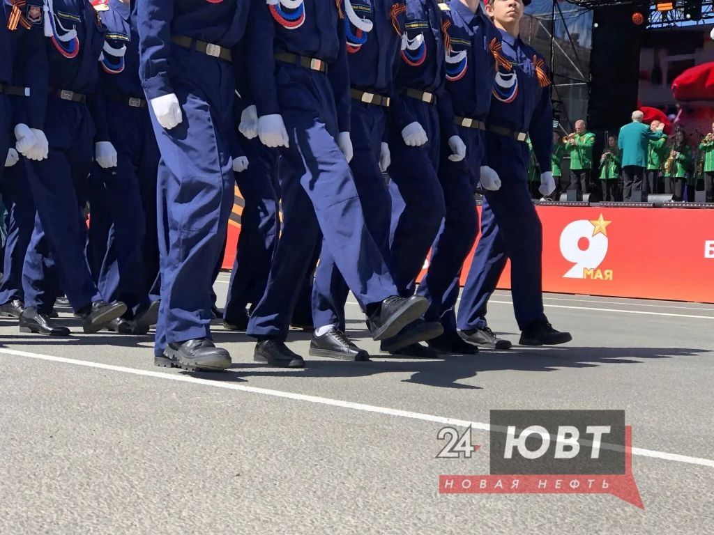 Парад Победы в Альметьевске - фоторепортаж
