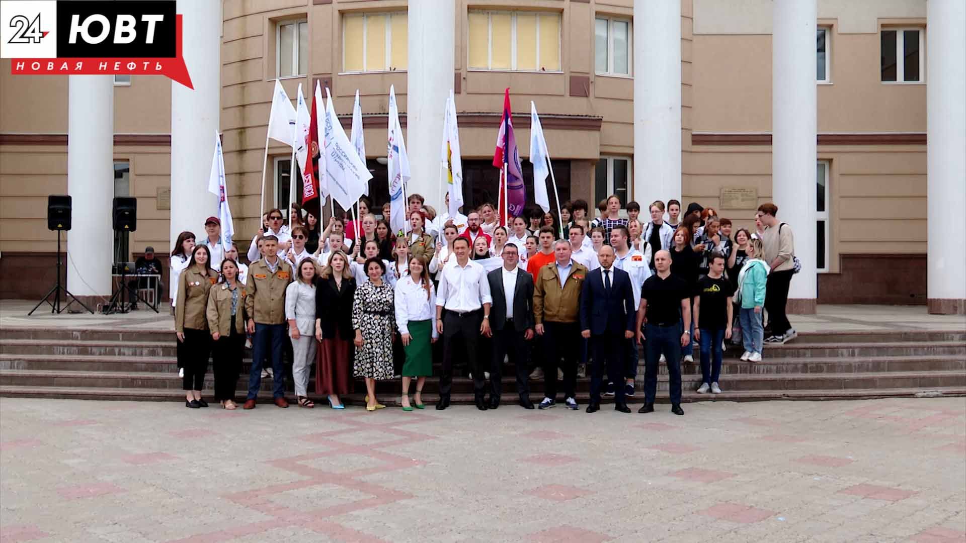 Будущие врачи пополнили медицинские учреждения Альметьевска на время летнего сезона
