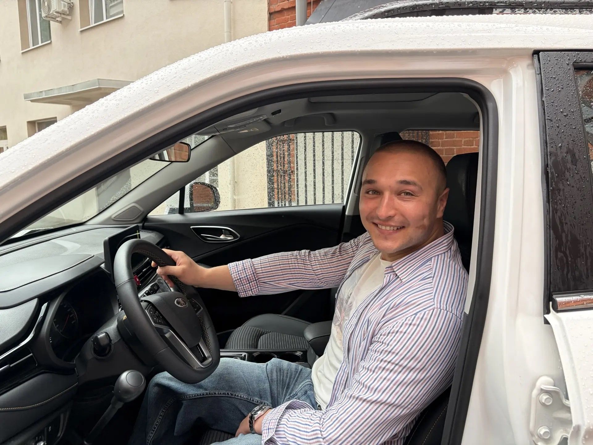 Альметьевский ветеран СВО получил ключи от нового автомобиля с ручным управлением