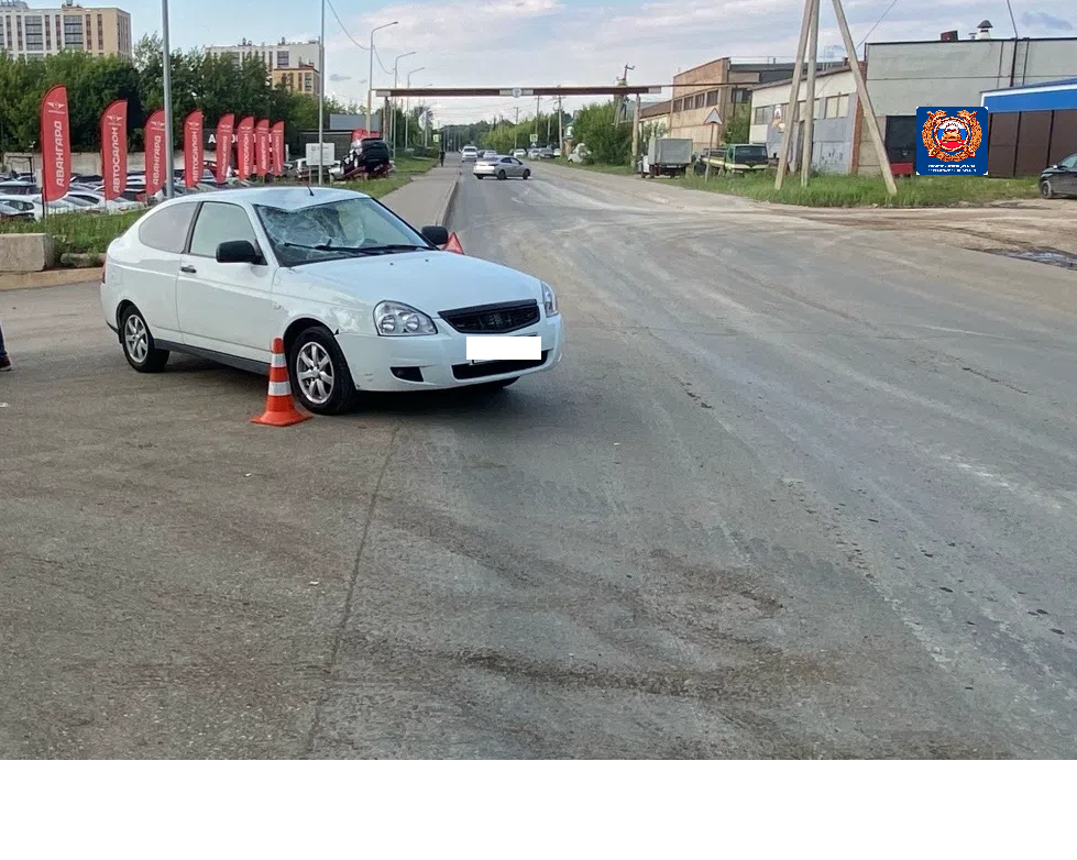 В Альметьевске «Лада» сбила двух девочек-подростков на самокате