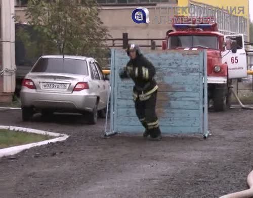 Альметьевские пожарные готовят себе смену