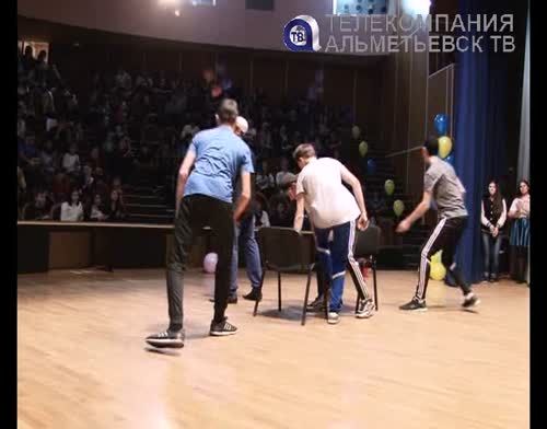 Альметьевские школьники поразили остроумием зрителей и жюри во время игры Юниор-лиги КВН