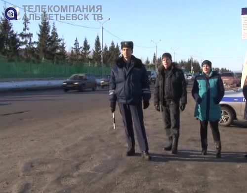 Судебные приставы и сотрудники ГИБДД Альметьевска выявляют должников прямо на дороге