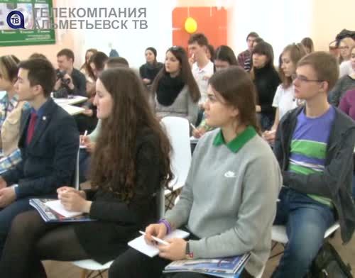 Казанские студенты провели для альметьевцев мастер-классы от Школы журналистики