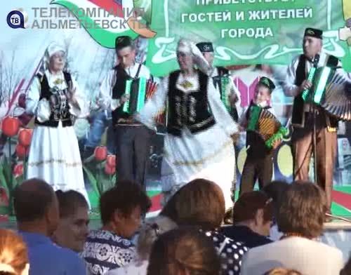 Фестиваль «Играй, гармонь!» прошел в городском парке Альметьевска