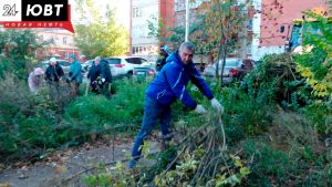 В Альметьевске прошел первый осенний субботник