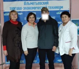 Солдат в отпуске навестил родной техникум