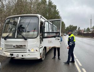 Альметьевские автоинспекторы задержали водителя автобуса, лишенного прав