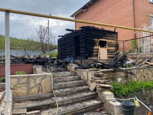 В Альметьевском районе сгорела баня
