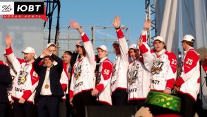 Мы чемпионы: В Альметьевске чествовали хоккейную команду «Нефтяник»