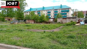 Им мешает детский смех: жители одного из дворов Альметьевска добились демонтажа детской площадки