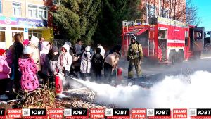 Школьников Калейкино познакомили с работой пожарных