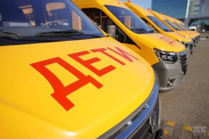 Раис РТ передал муниципалитетам 59 новых школьных автобусов