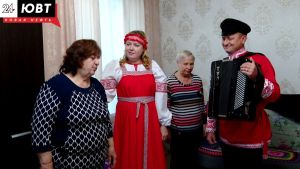 Декада пожилых продолжается: ансамбль «Рябинушка» в гостях у бывших коллег