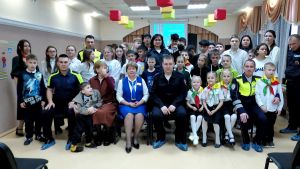 В Альметьевске стражи порядка встретились с воспитанниками детского дома