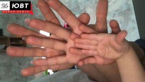 Многодетных родителей из Лениногорска наградили медалью ордена «Родительская слава»