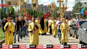 Сотни альметьевцев и гостей прошли Крестным ходом по городу