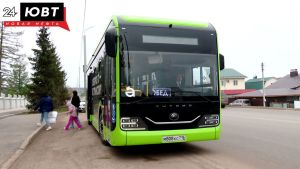 Азнакаево и Бавлы получили семь новых автобусов по нацпроекту