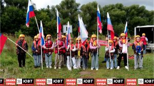 Воспитанники центра «Нур» отправились в водный поход ко Дню флага