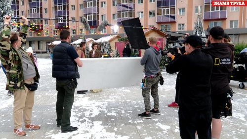 В альметьевском общественном центре «Алмет» состоялась первая российская премьера новогодней комедии «Ёлки 10»